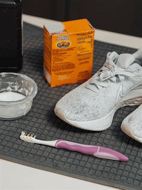 cleaning nike shoes with mesh.